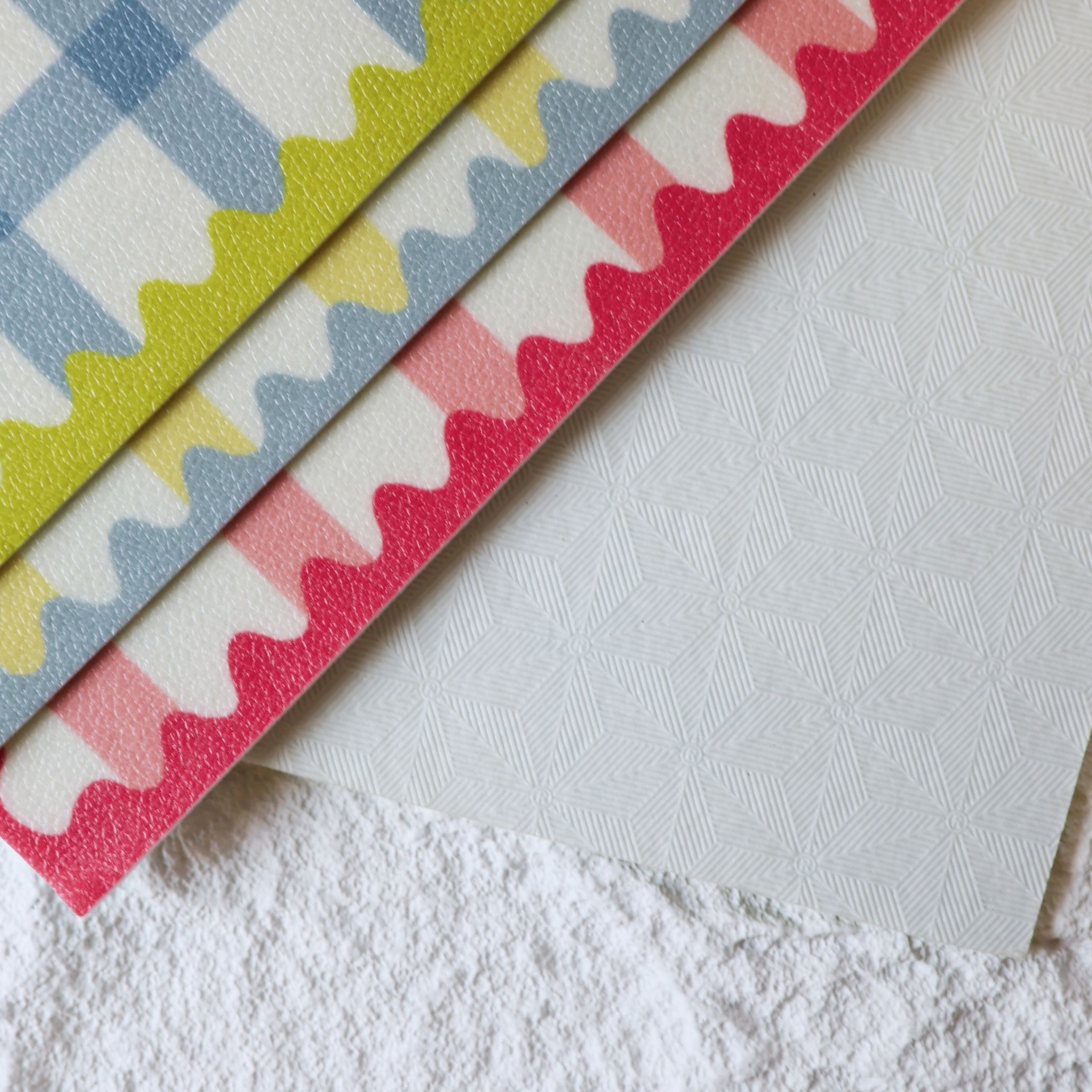 60*40cm PVC Non-Slip Waterproof Cat Feeding Mat Blue & Yellow